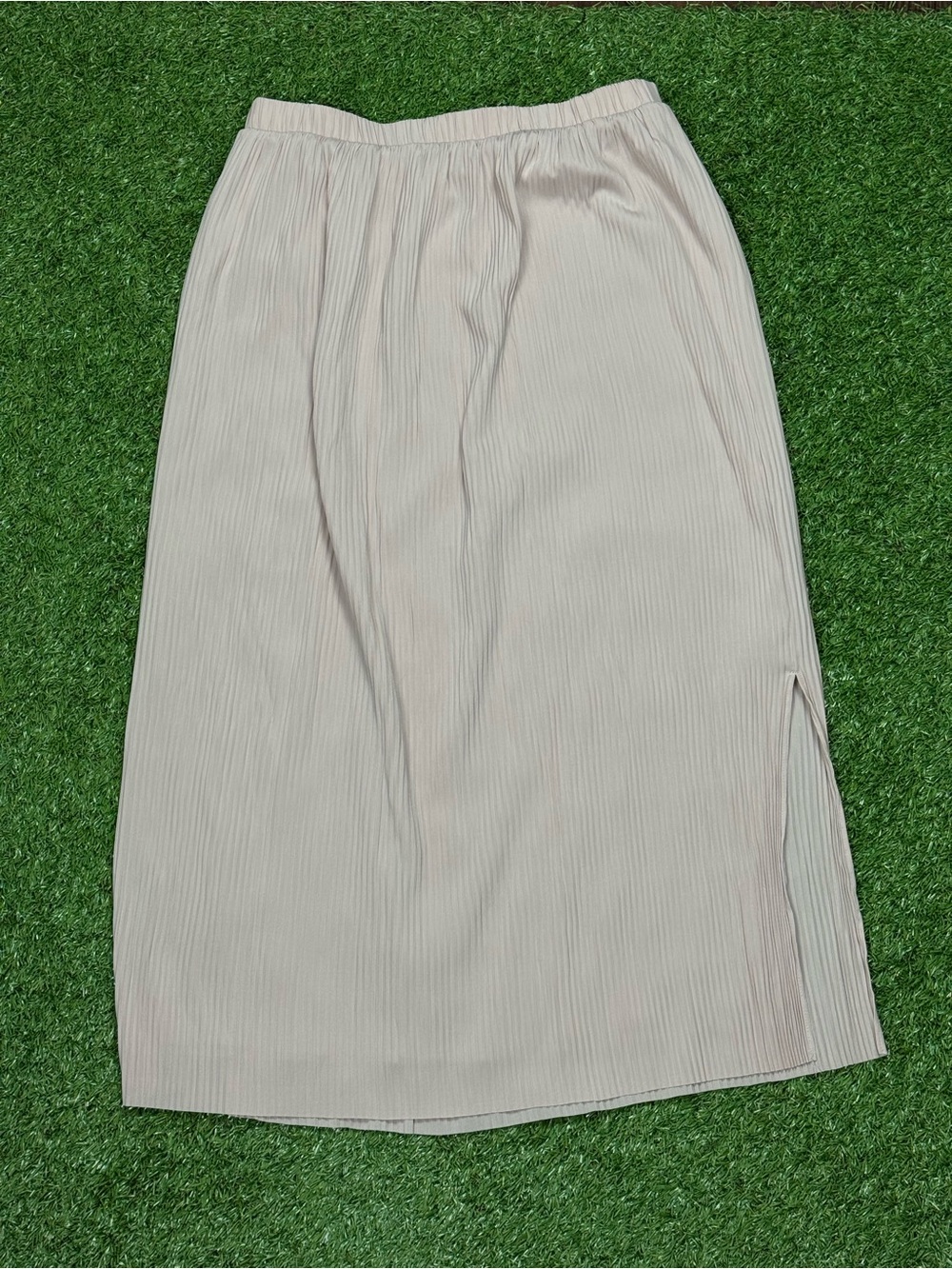 ARITZIA WILFRED Light Pink Pleated Midi Skirt with Side Slit